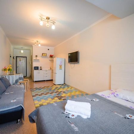 1-Ком Кв В Жк Молодежный Almaty Extérieur photo