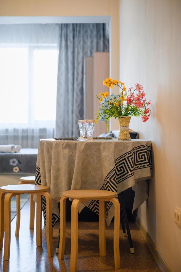 1-Ком Кв В Жк Молодежный Almaty Extérieur photo